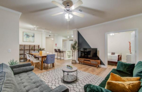 3BD in the Heart of Houston - Pool Gym Amenities